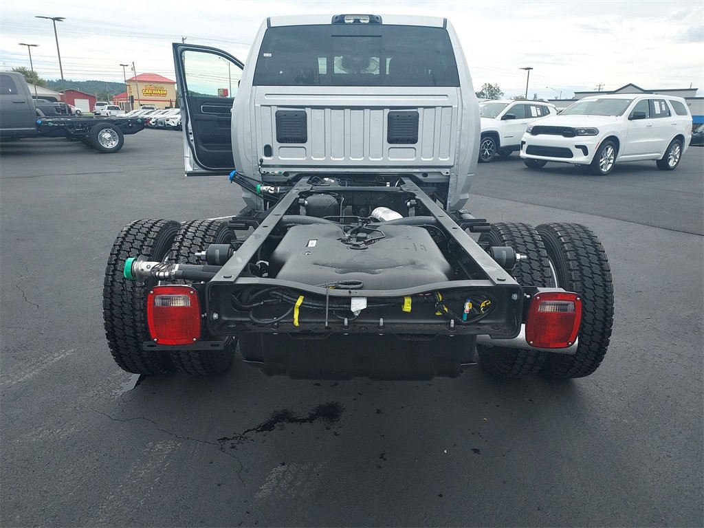 New 2026 RAM 5500 Tradesman w/ Laramie Trim Package image 29