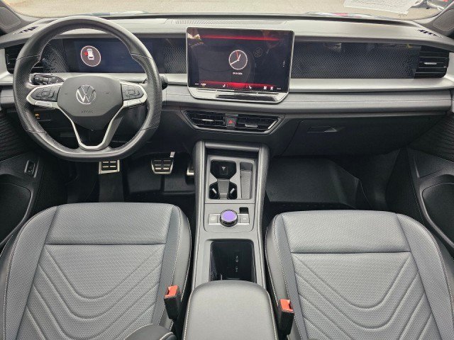 Used 2025 Volkswagen Tiguan SE R-Line AWD/4WD image 24