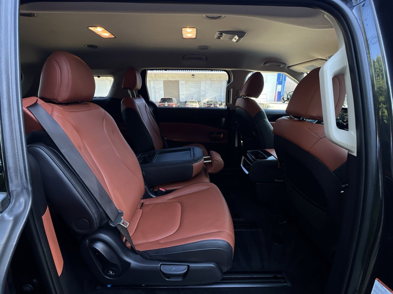 Used 2024 Kia Carnival SX FWD image 32