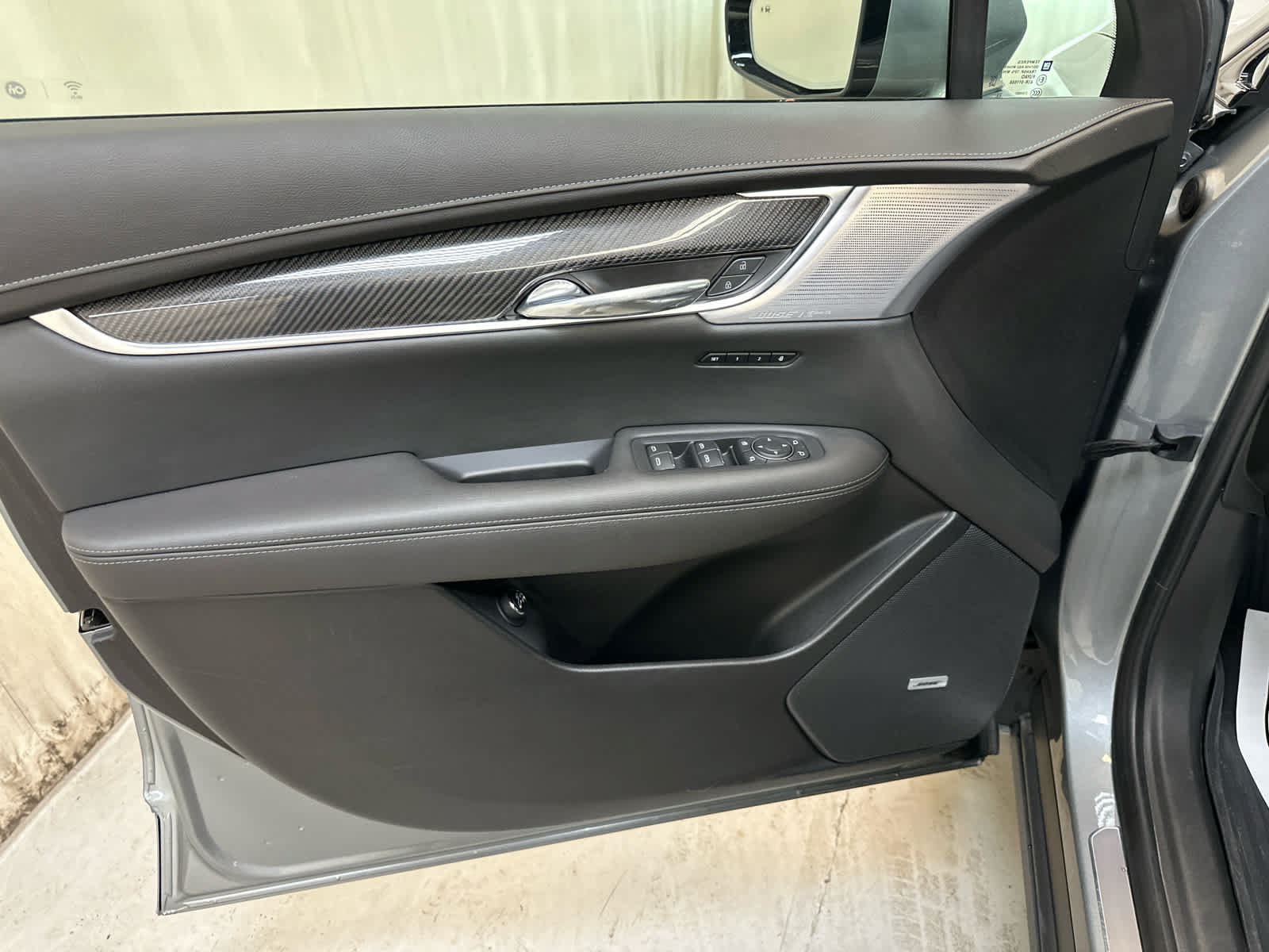 Used 2024 Cadillac XT6 Sport w/ Technology Package AWD/4WD image 27