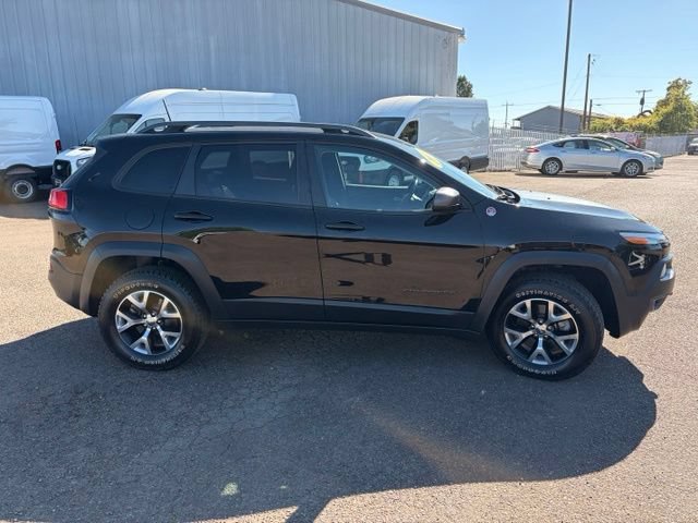 Used 2017 Jeep Cherokee Trailhawk w/ Comfort/Convenience Group AWD/4WD image 21