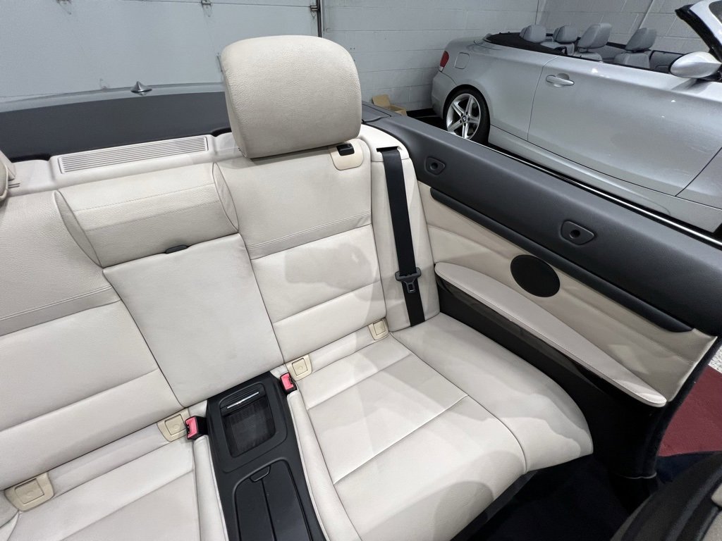 Used 2013 BMW 335i Convertible image 36
