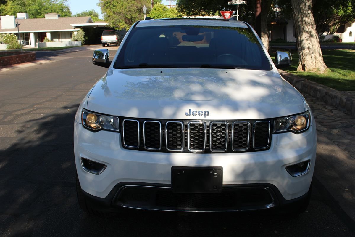 Used 2017 Jeep Grand Cherokee Limited RWD image 4