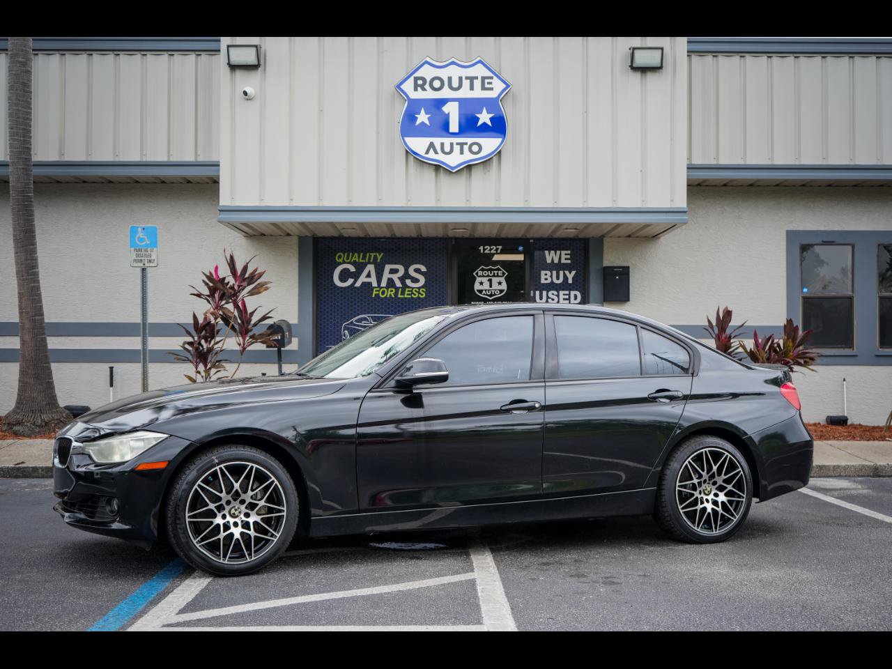 Used 2014 BMW 335i xDrive Sedan w/ Technology Package AWD/4WD image 1