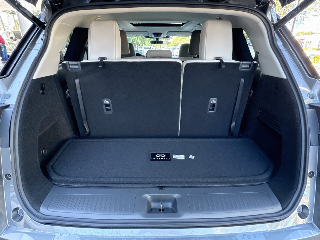 Used 2027 INFINITI QX60 Luxe w/ Cargo Package FWD image 29