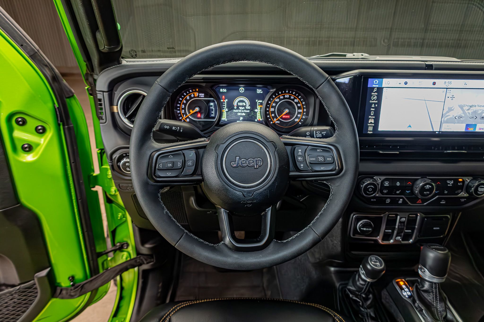 Used 2025 Jeep Gladiator Sport AWD/4WD image 17