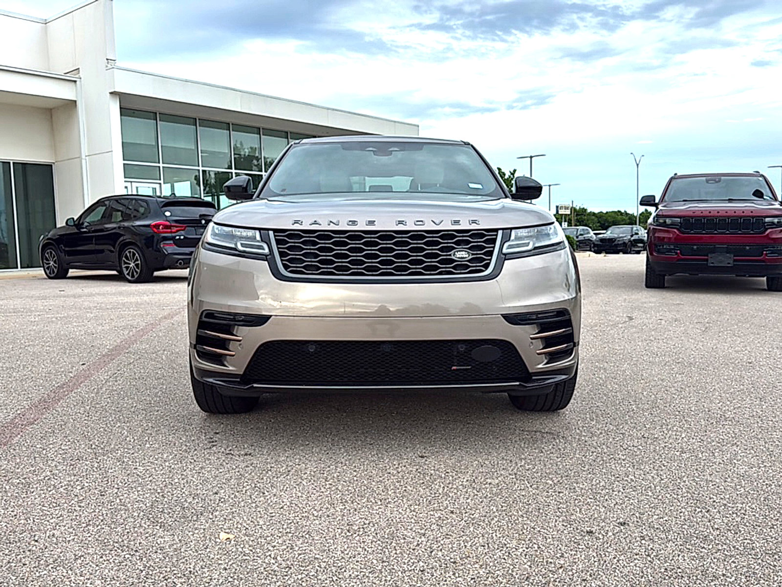 Used 2023 Land Rover Range Rover Velar R-Dynamic S AWD/4WD image 2