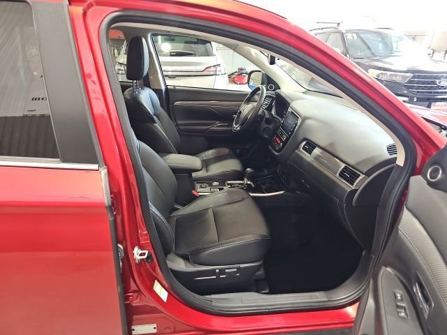 Used 2019 Mitsubishi Outlander AWD image 27