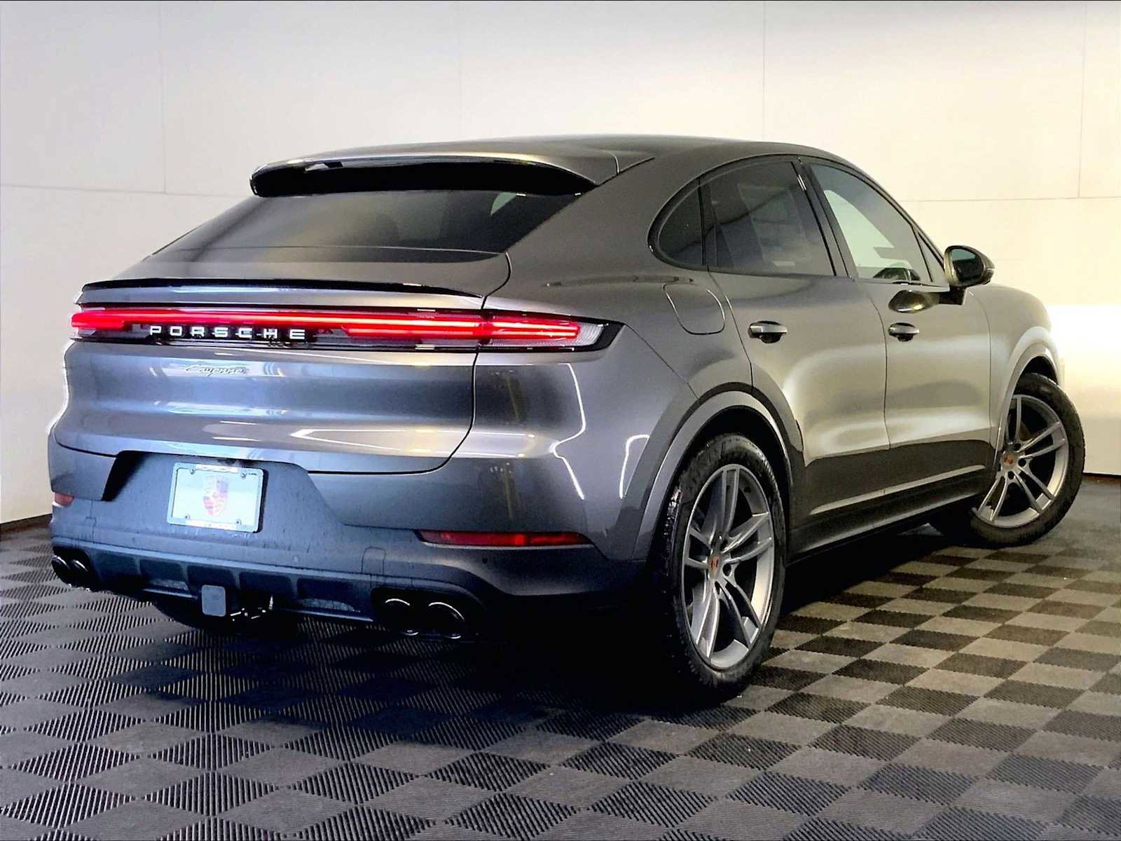 New 2025 Porsche Cayenne Coupe image 7
