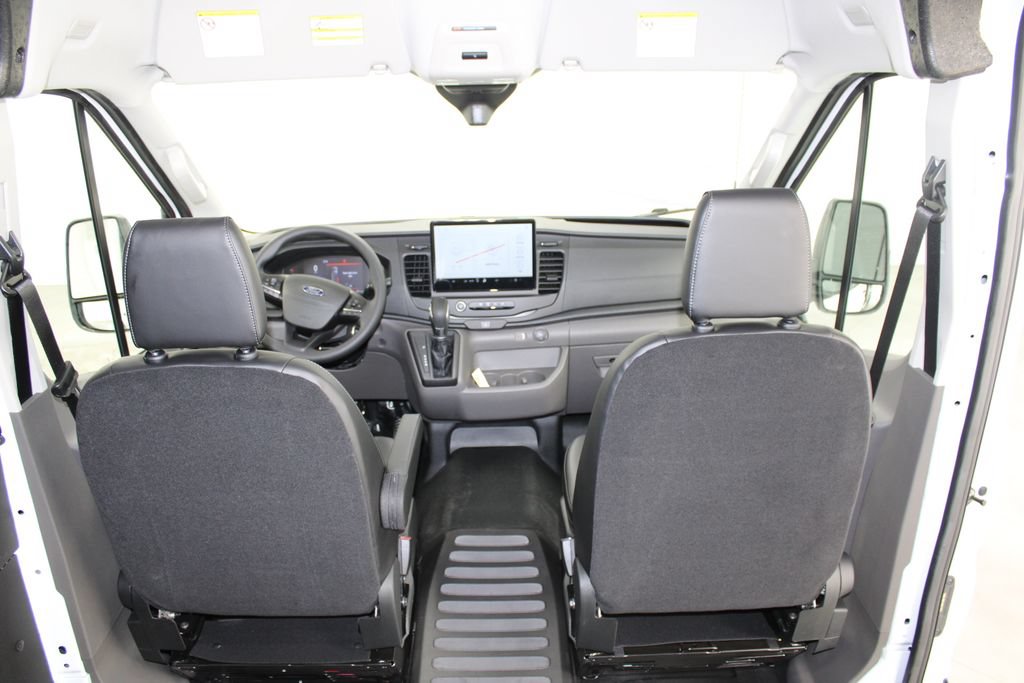New 2026 Ford Transit 250 148 Medium Roof w/ Load Area Protection Package RWD image 32