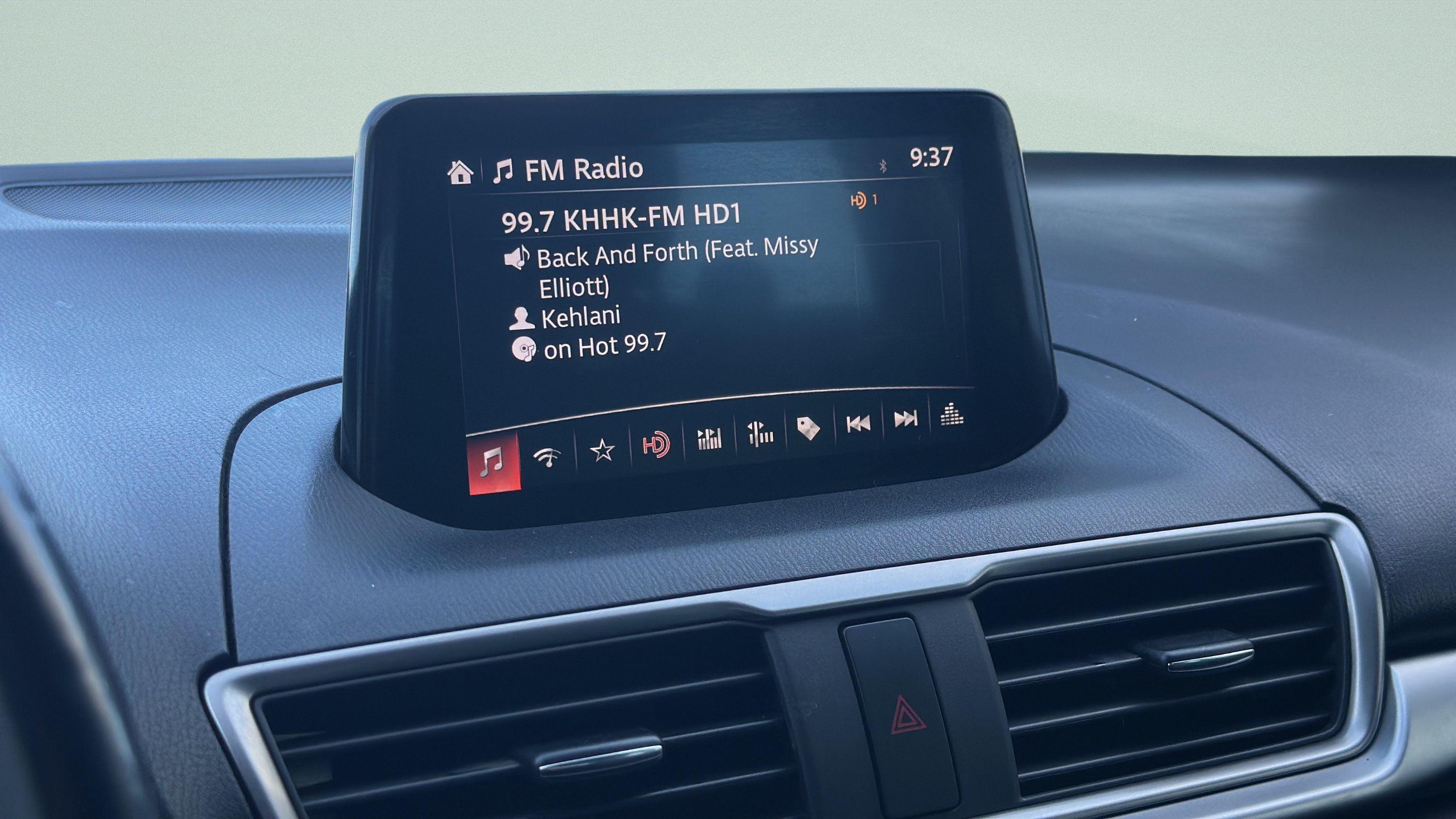Used 2018 MAZDA MAZDA3 Touring FWD image 16