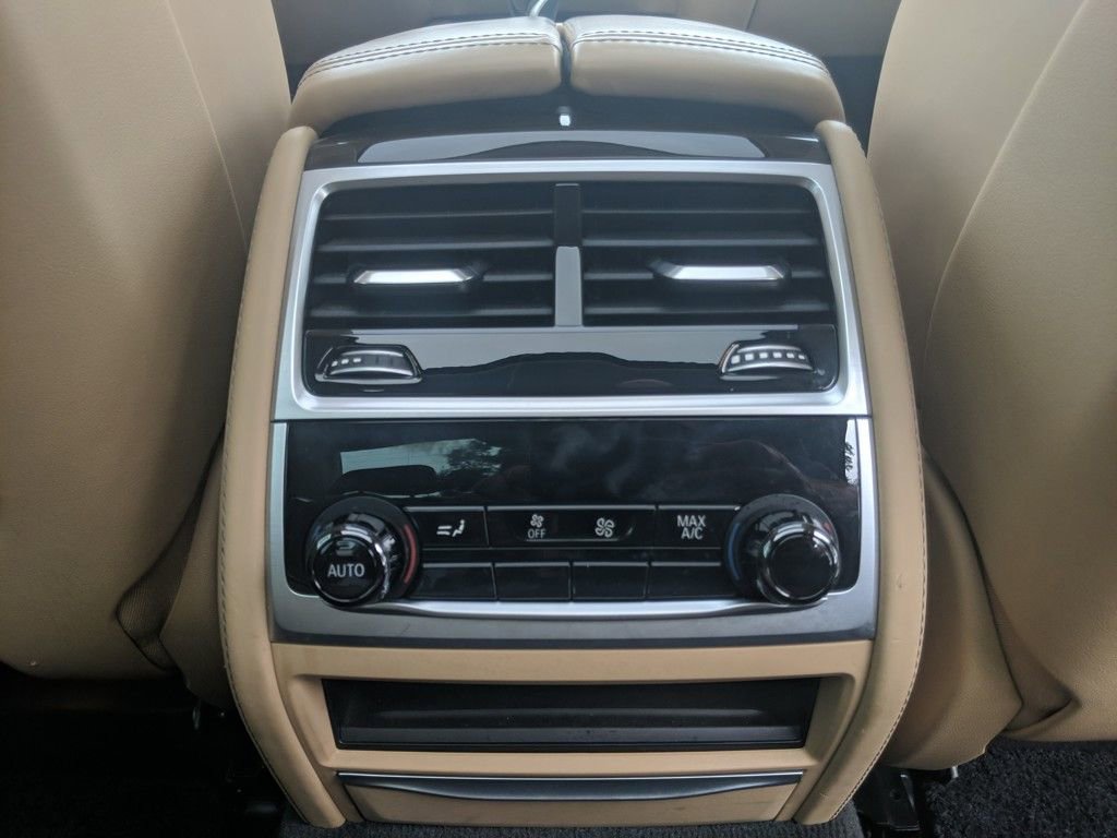 Used 2022 BMW 740i w/ Premium Package image 37