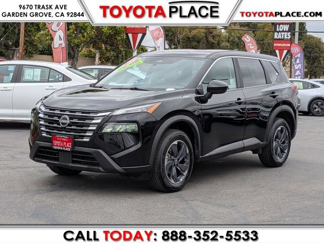 Used 2025 Nissan Rogue SV FWD image 1