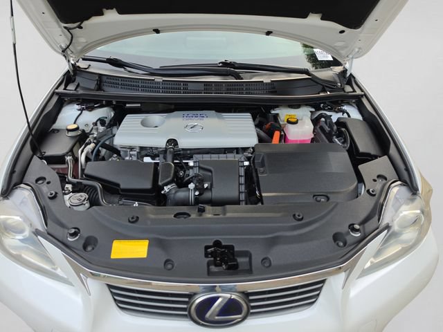 Used 2013 Lexus CT 200h w/ Premium Pkg w/Navigation FWD image 19
