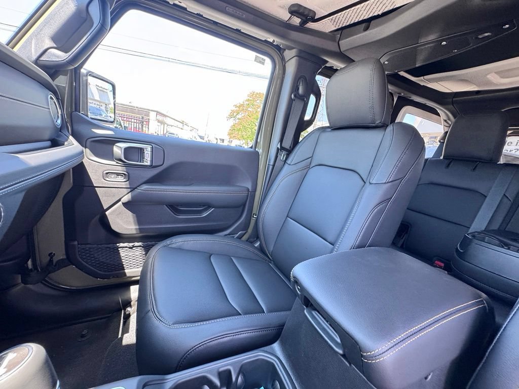 New 2026 Jeep Wrangler Unlimited Sahara w/ Safety Group AWD/4WD image 14