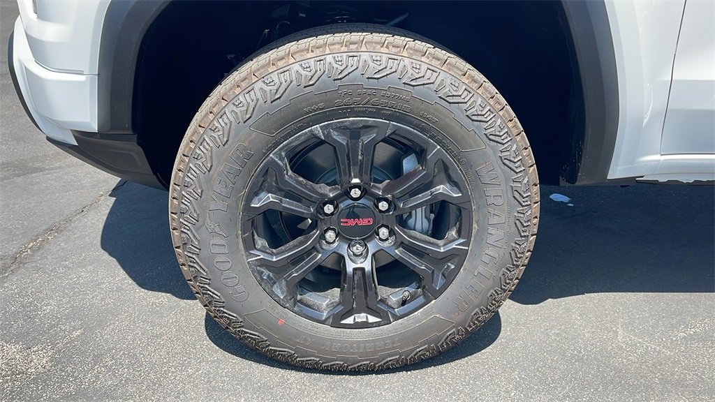 New 2025 GMC Canyon Elevation image 9
