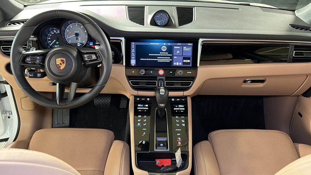 Used 2024 Porsche Macan S AWD/4WD image 17