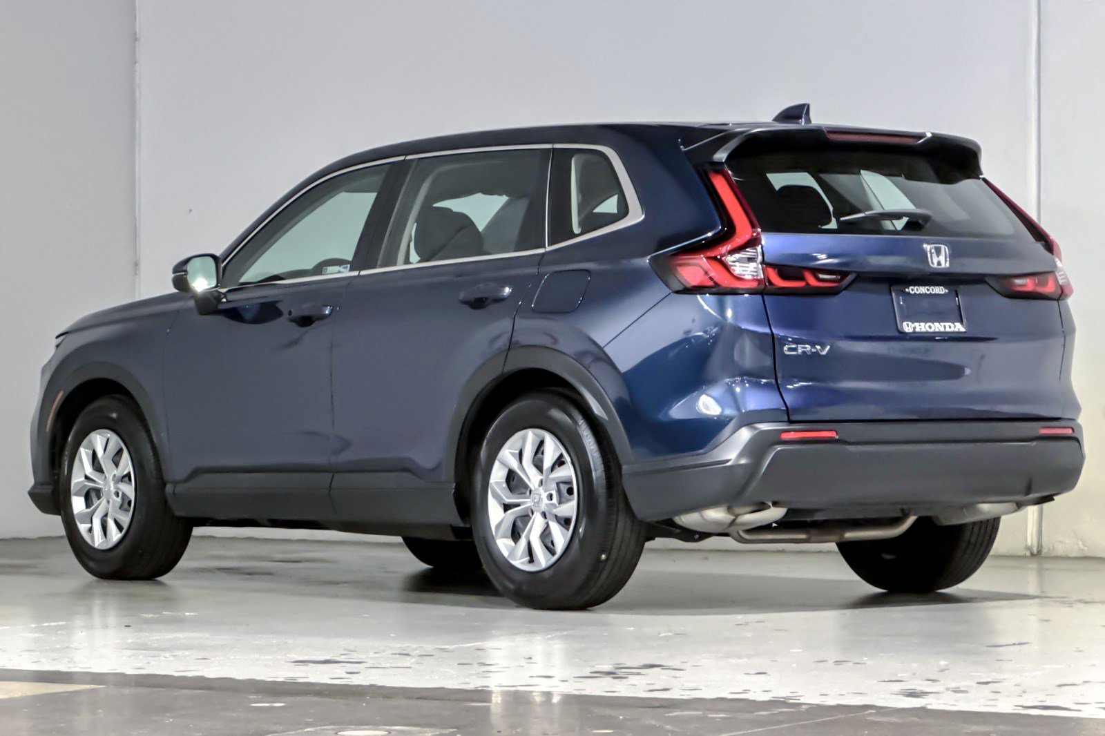 Used 2024 Honda CR-V LX image 3