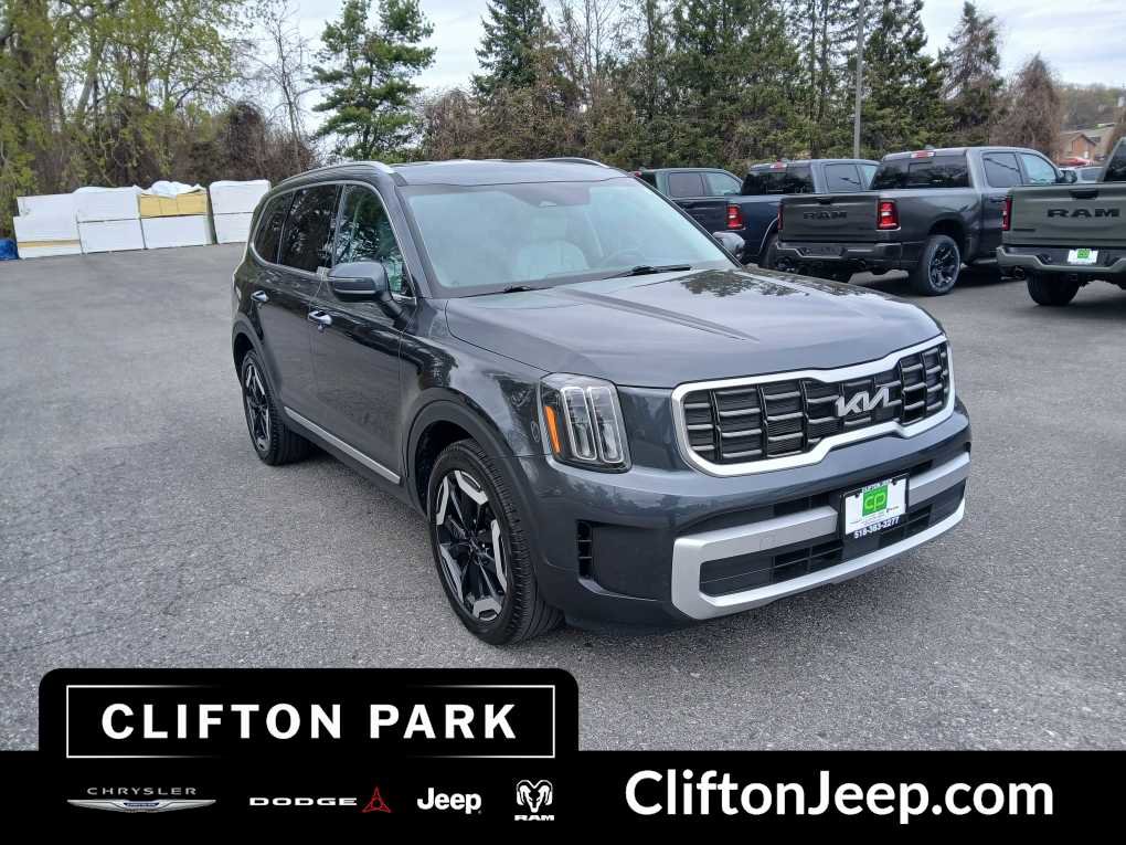 Used 2024 Kia Telluride S AWD/4WD image 3