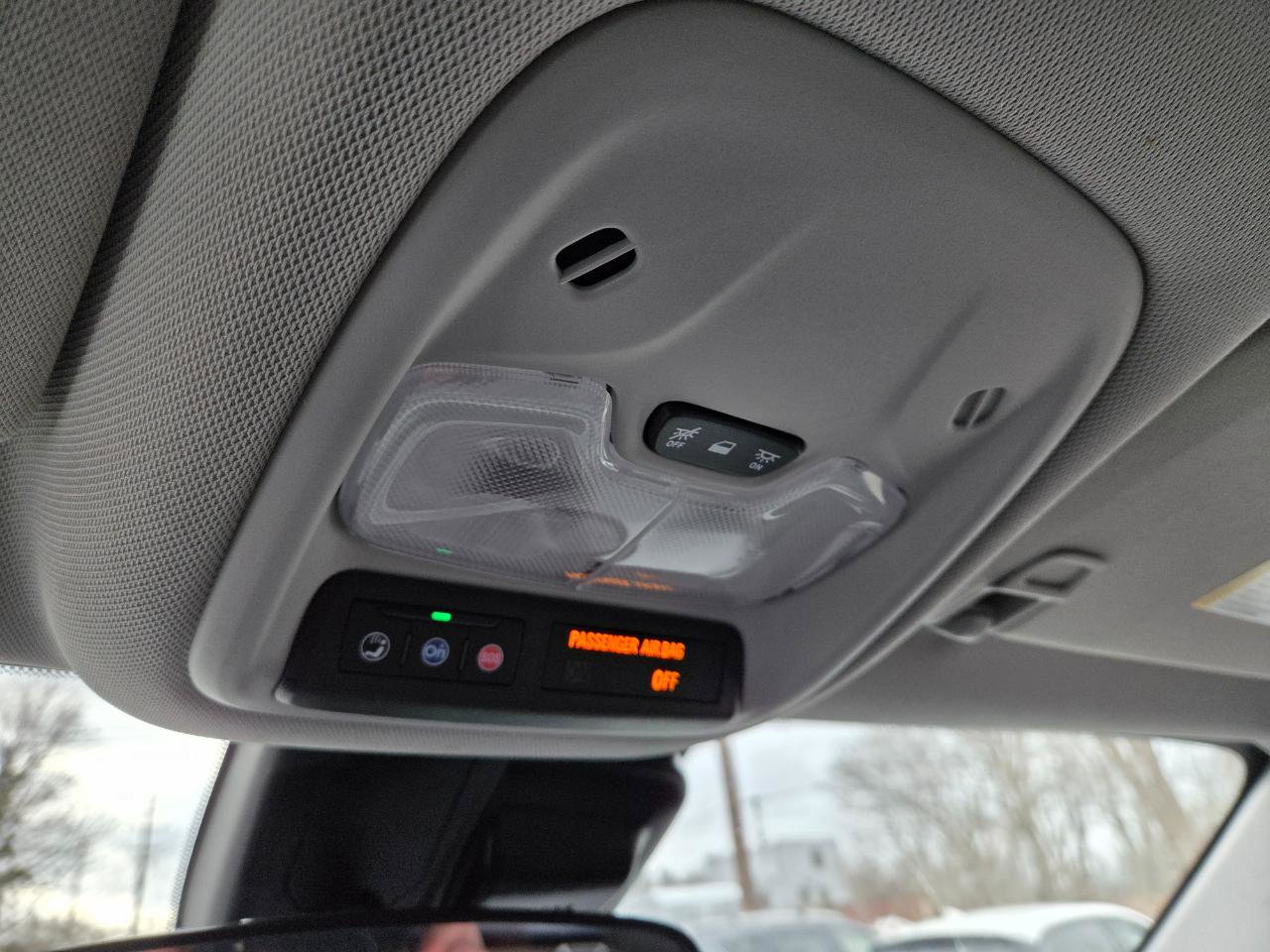 Used 2025 Chevrolet TrailBlazer LT w/ LT Cold Weather Package FWD image 28