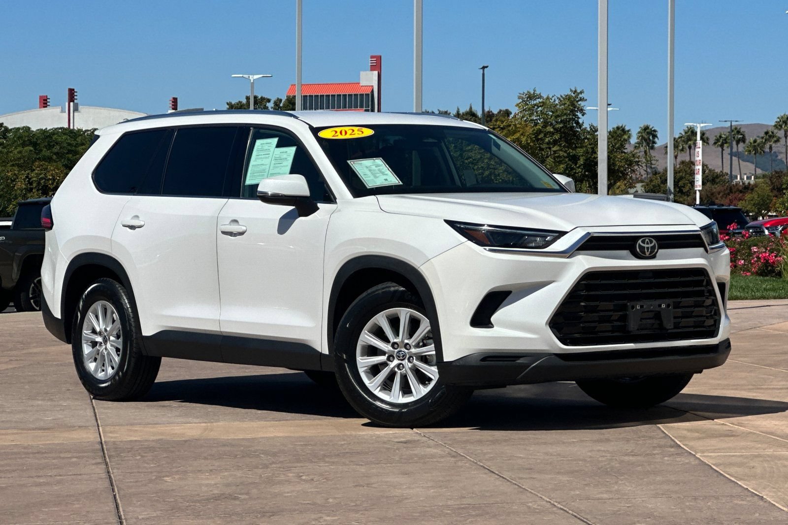 Certified 2025 Toyota Grand Highlander AWD image 2