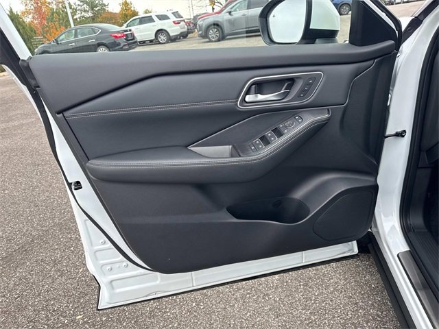 New 2026 Nissan Rogue Platinum w/ Platinum Premium Package image 22