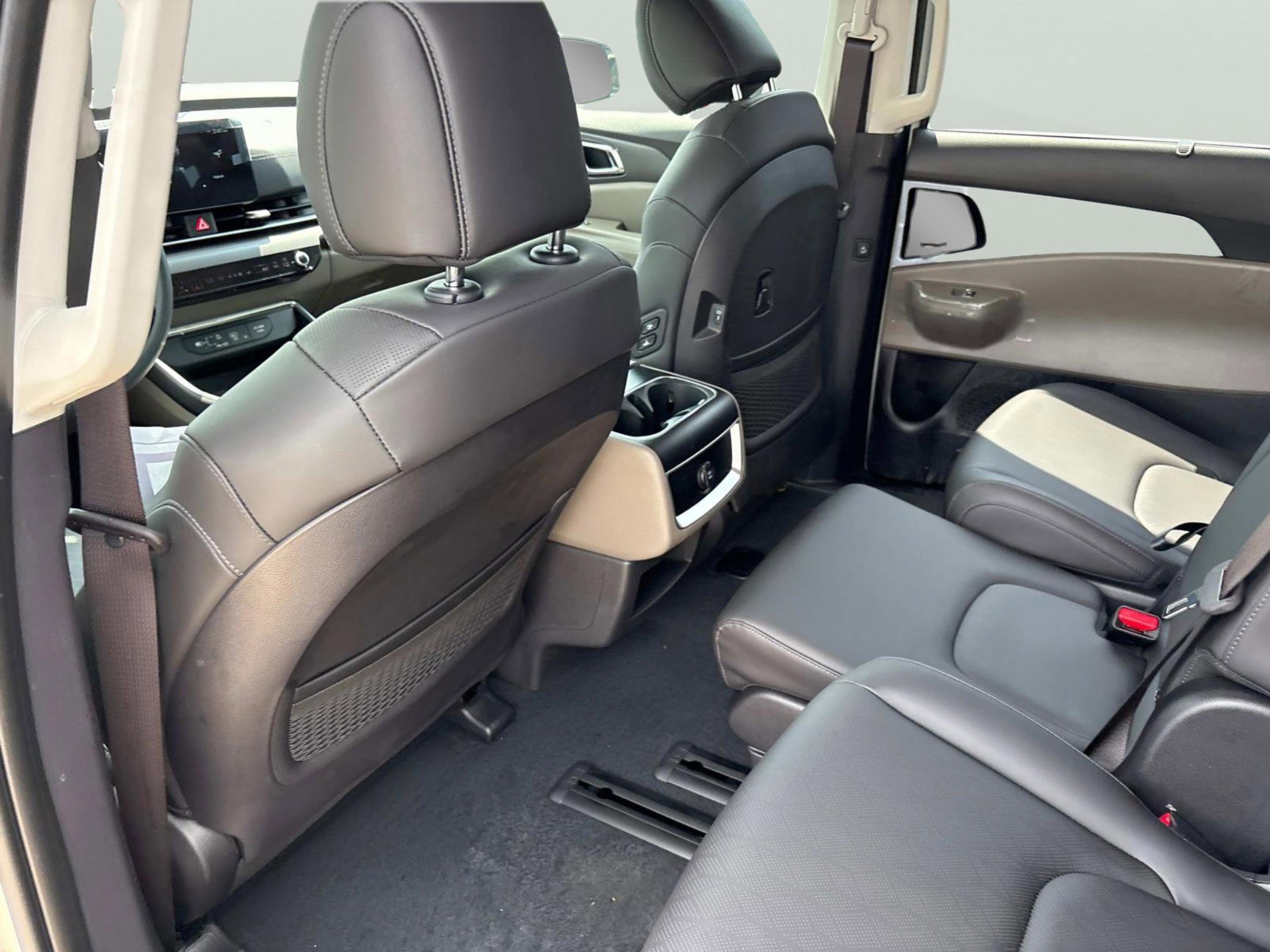 New 2026 Kia Carnival EX image 17
