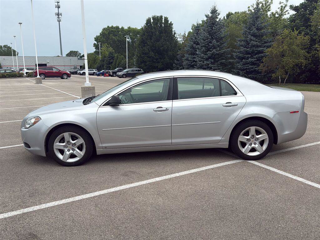 Used 2010 Chevrolet Malibu LS FWD image 4