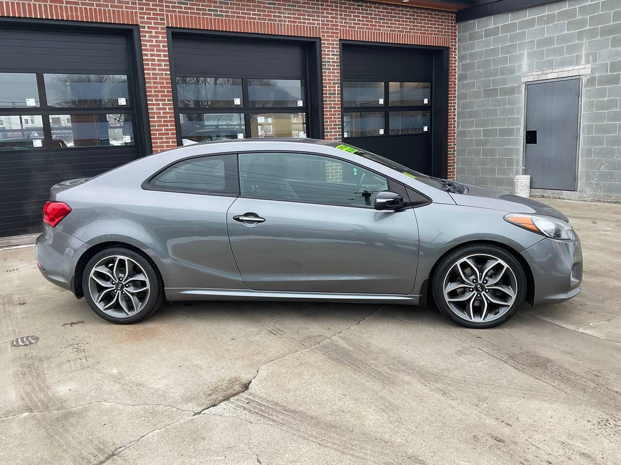 Used 2015 Kia Forte Koup SX FWD image 4