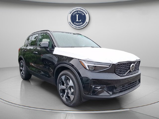 New 2026 Volvo XC40 B5 Plus w/ Protection Package Premier AWD/4WD image 2