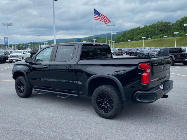 Used 2023 Chevrolet Silverado 1500 ZR2 w/ Technology Package AWD/4WD image 3