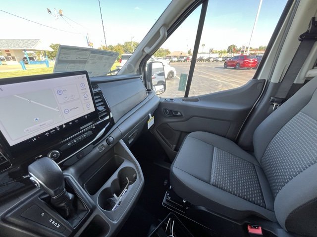 New 2025 Ford Expedition Platinum image 12