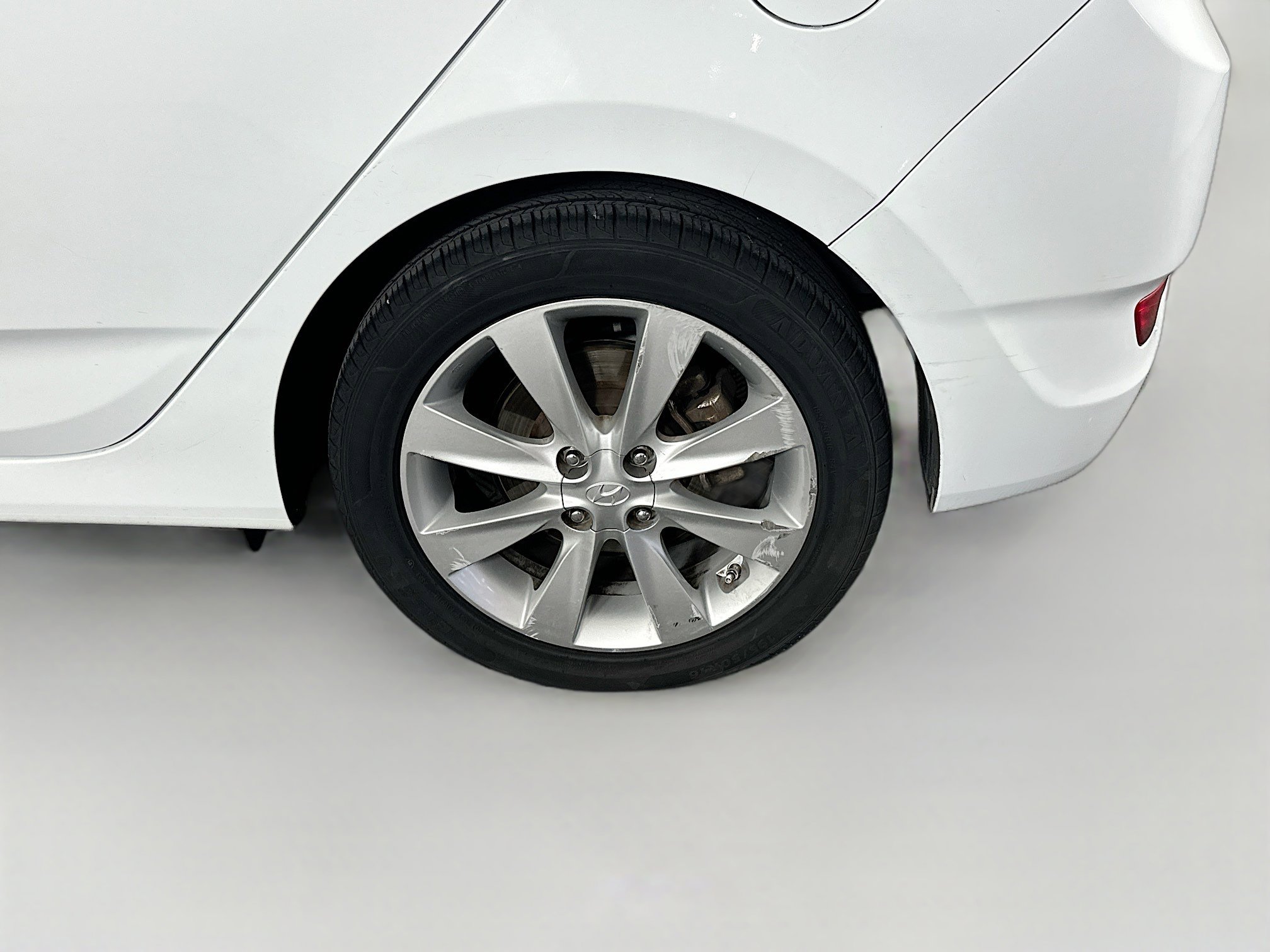 Used 2014 Hyundai Accent SE image 11