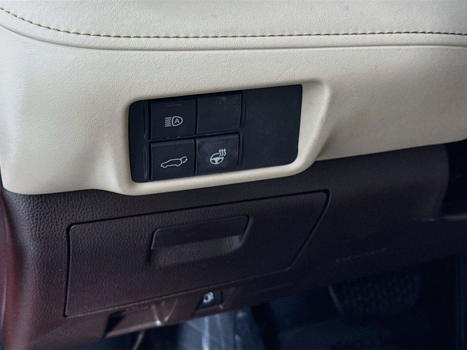 Certified 2021 Toyota Highlander Limited FWD image 16