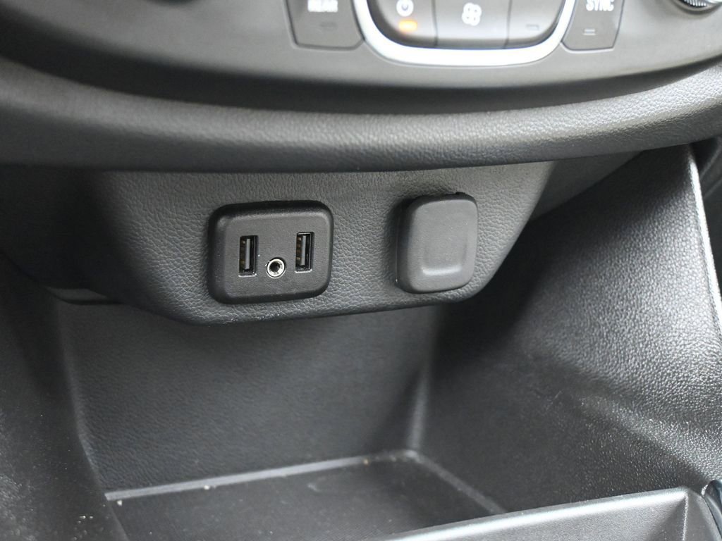 Used 2023 Chevrolet Traverse LS image 23