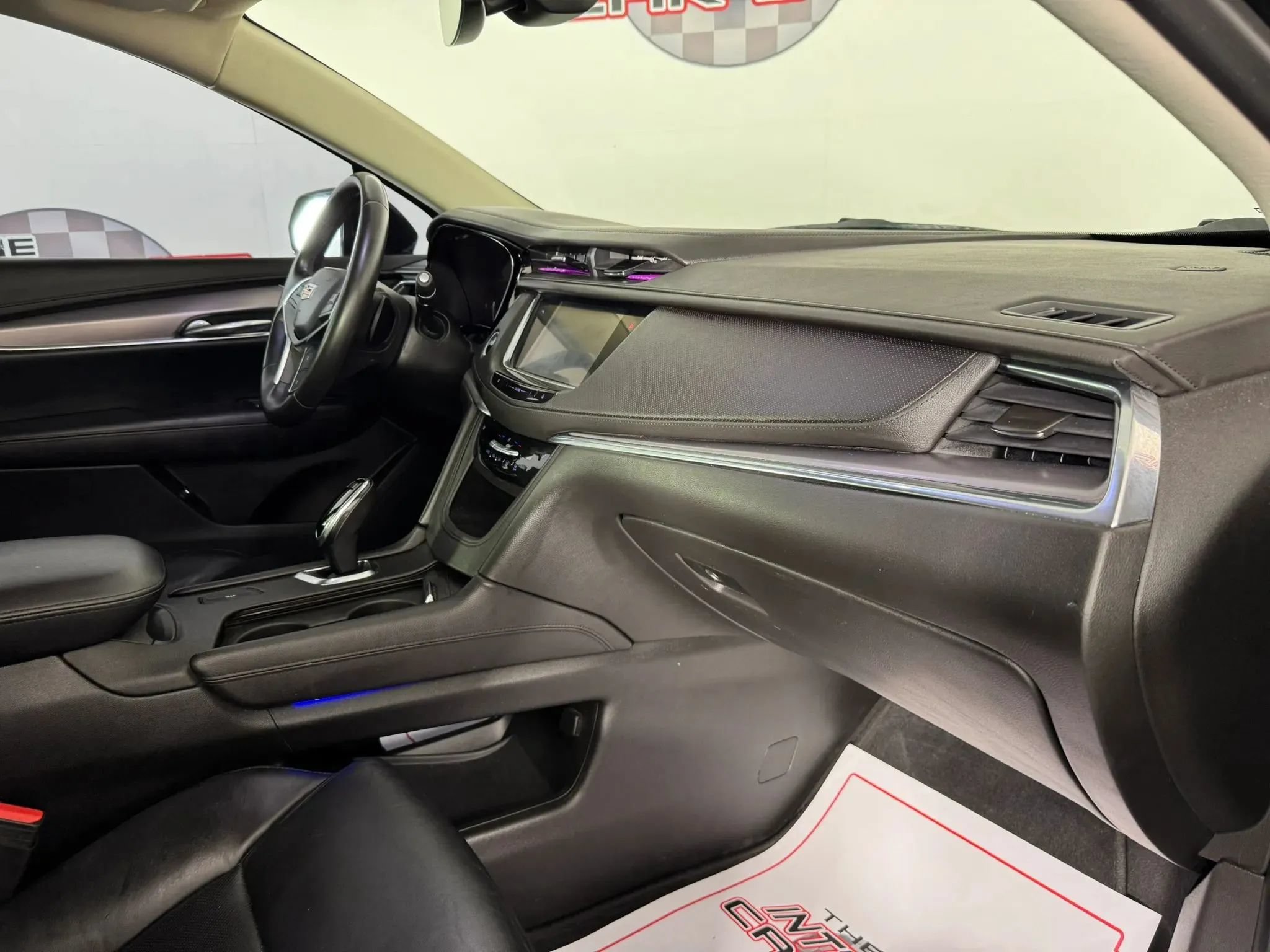 Used 2017 Cadillac XT5 Luxury w/ Driver Awareness Package FWD image 12