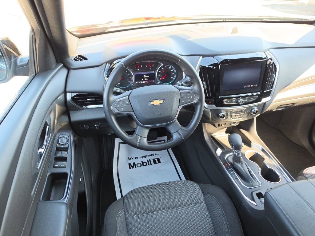 Used 2023 Chevrolet Traverse LT FWD image 7