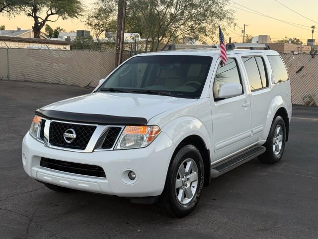Used 2011 Nissan Pathfinder SV image 2