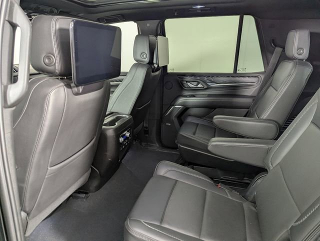 Used 2023 GMC Yukon Denali w/ Denali Reserve Package image 17