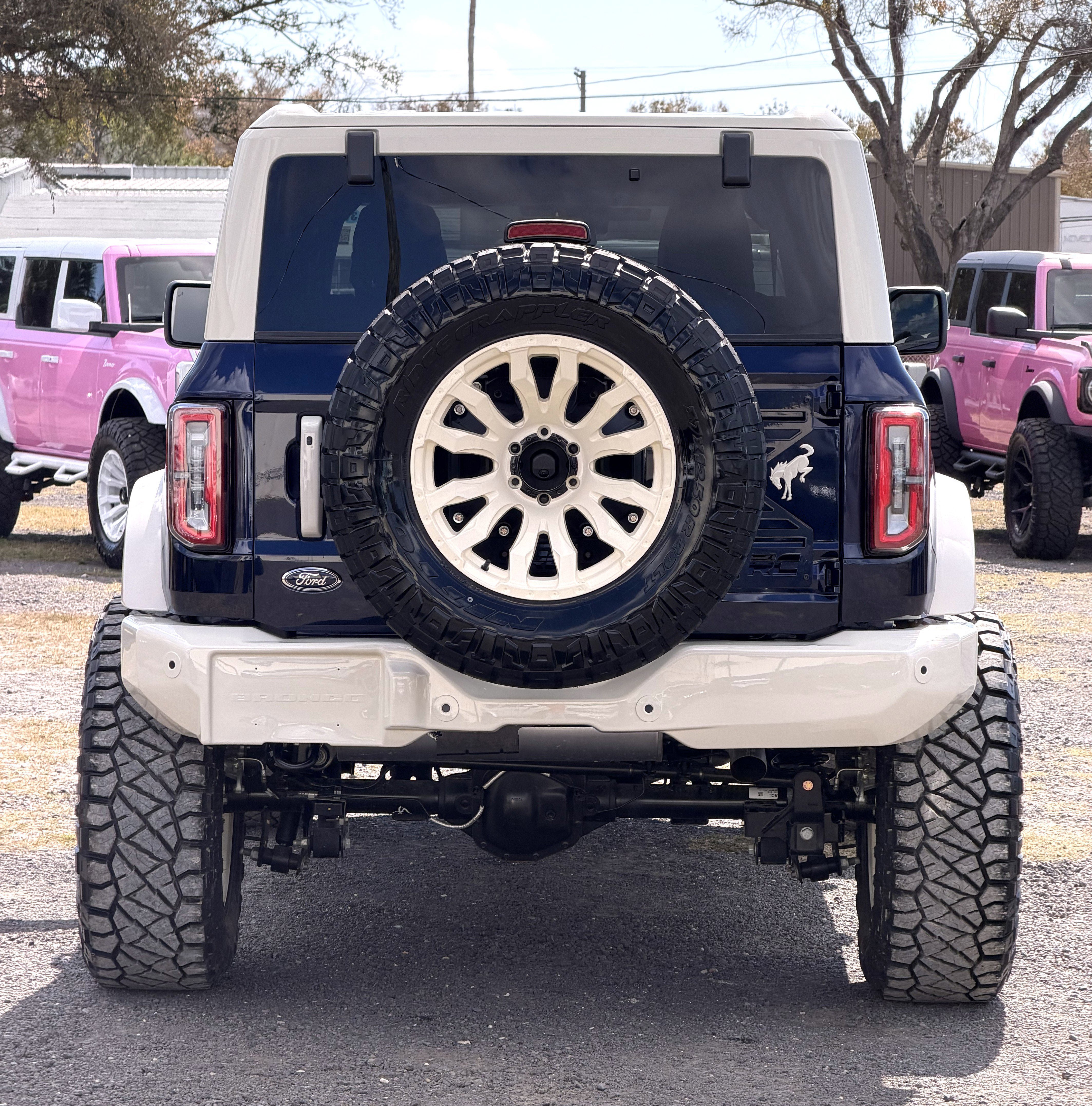 Used 2025 Ford Bronco Outer Banks AWD/4WD image 4