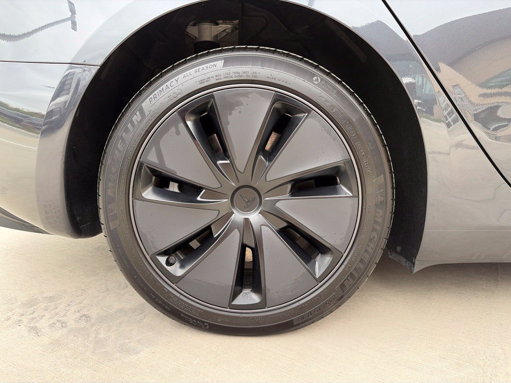 Used 2025 Tesla Model 3 Long Range RWD image 13