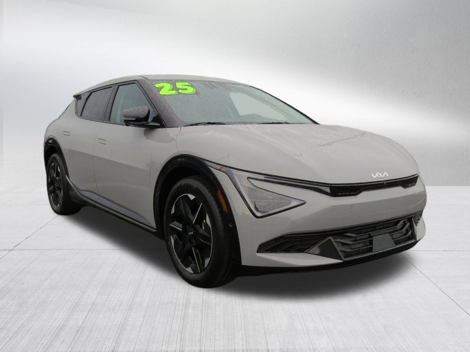 New 2025 Kia EV6 Wind image 2