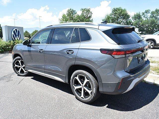 New 2025 Volkswagen Tiguan SE image 4