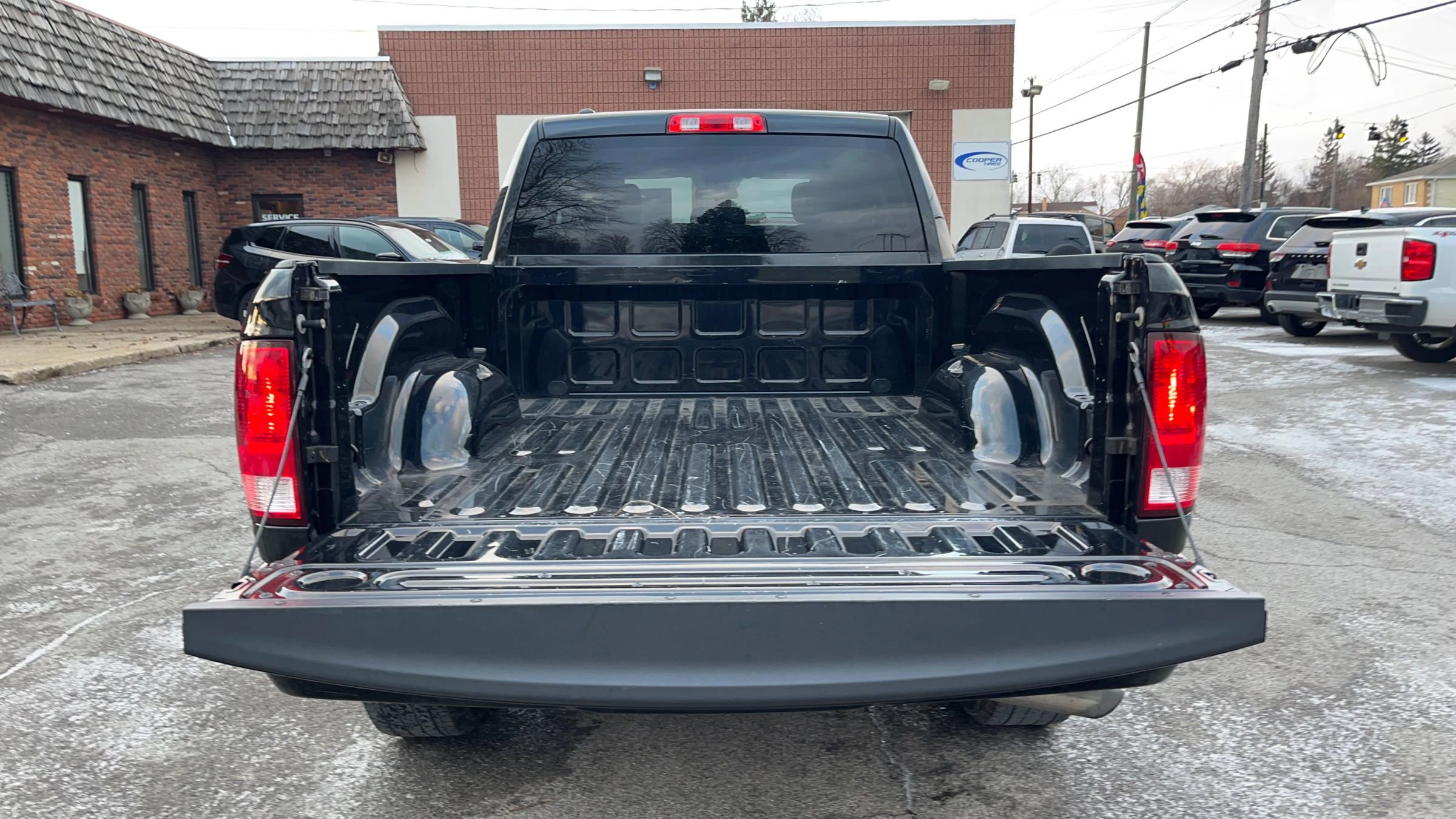 Used 2018 RAM 1500 Express w/ Express Value Package image 14