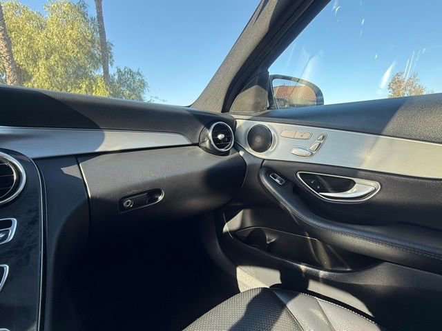 Used 2018 Mercedes-Benz C 300 Sedan image 25