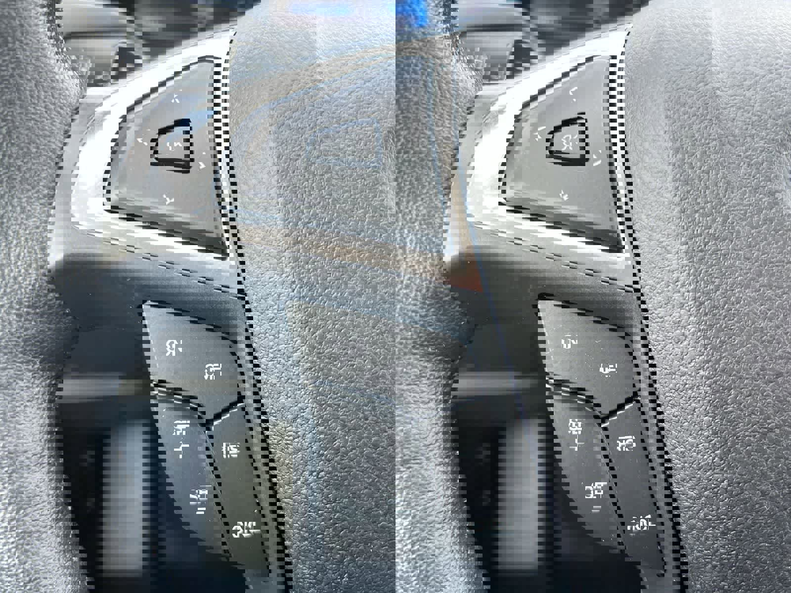 Used 2022 Ford Edge Titanium w/ Class II Trailer Tow Package image 23