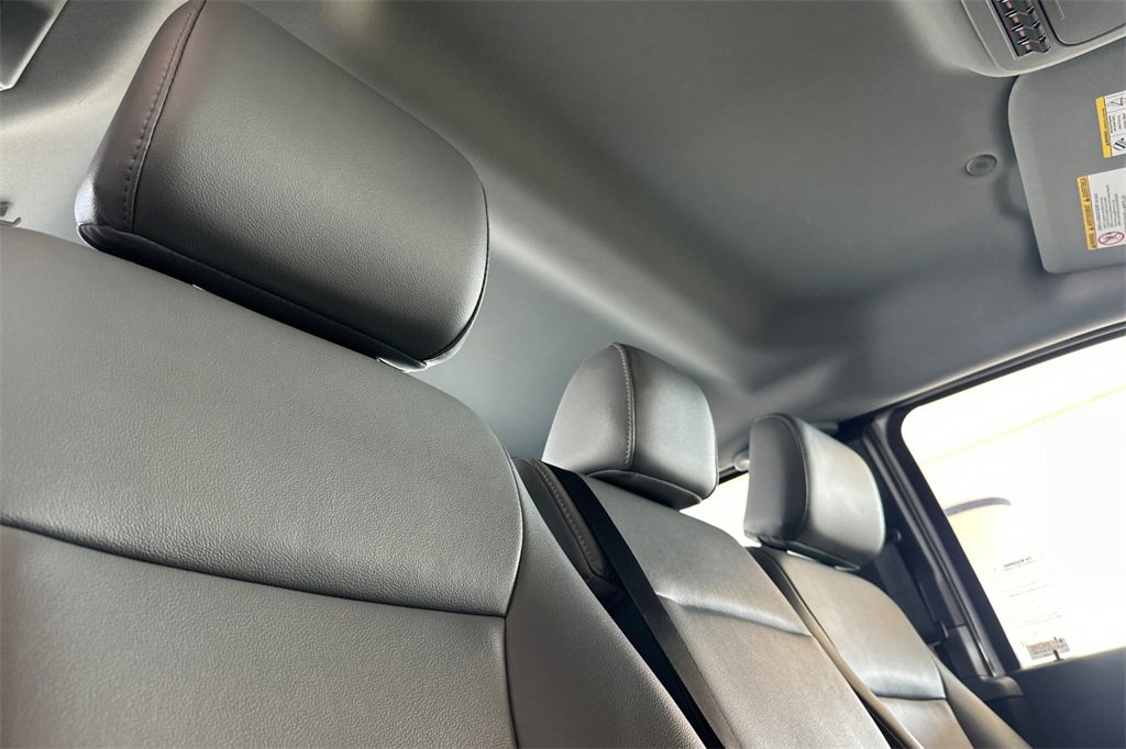 Used 2025 Ford F250 XL w/ XL Chrome Package image 16