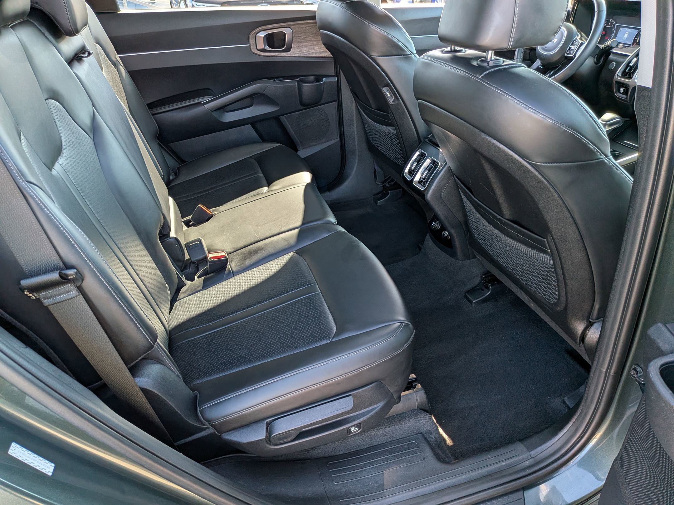 Used 2023 Kia Sorento S AWD/4WD image 33