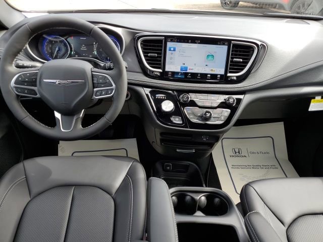 New 2026 Chrysler Pacifica Select image 13