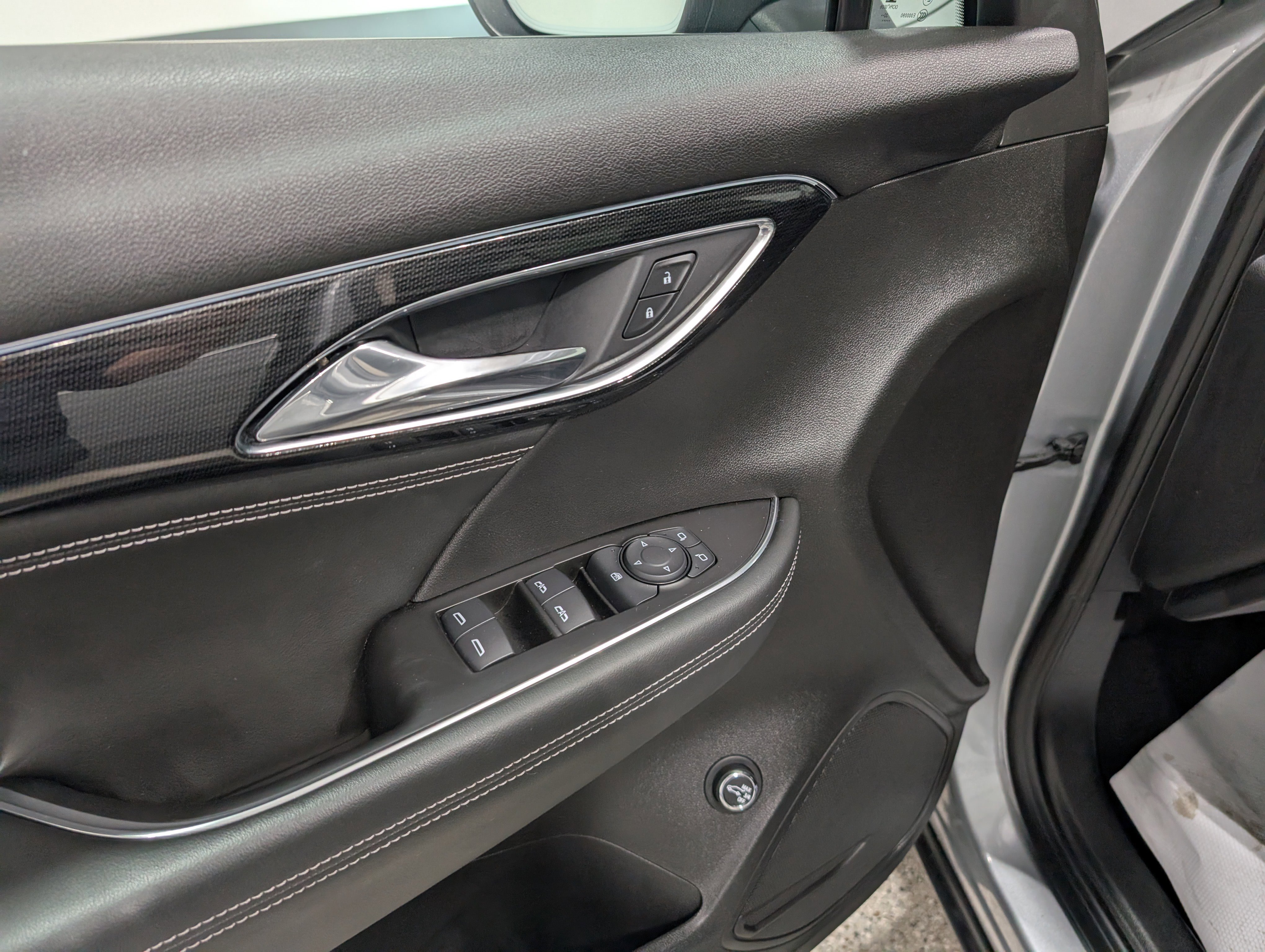 Used 2023 Buick Envision Preferred image 13